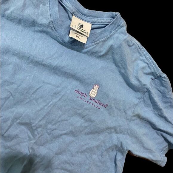 Super cute Simply Southern Women's Smile Short Sleeve Graphic T-Shirt - Picture 3 of 6